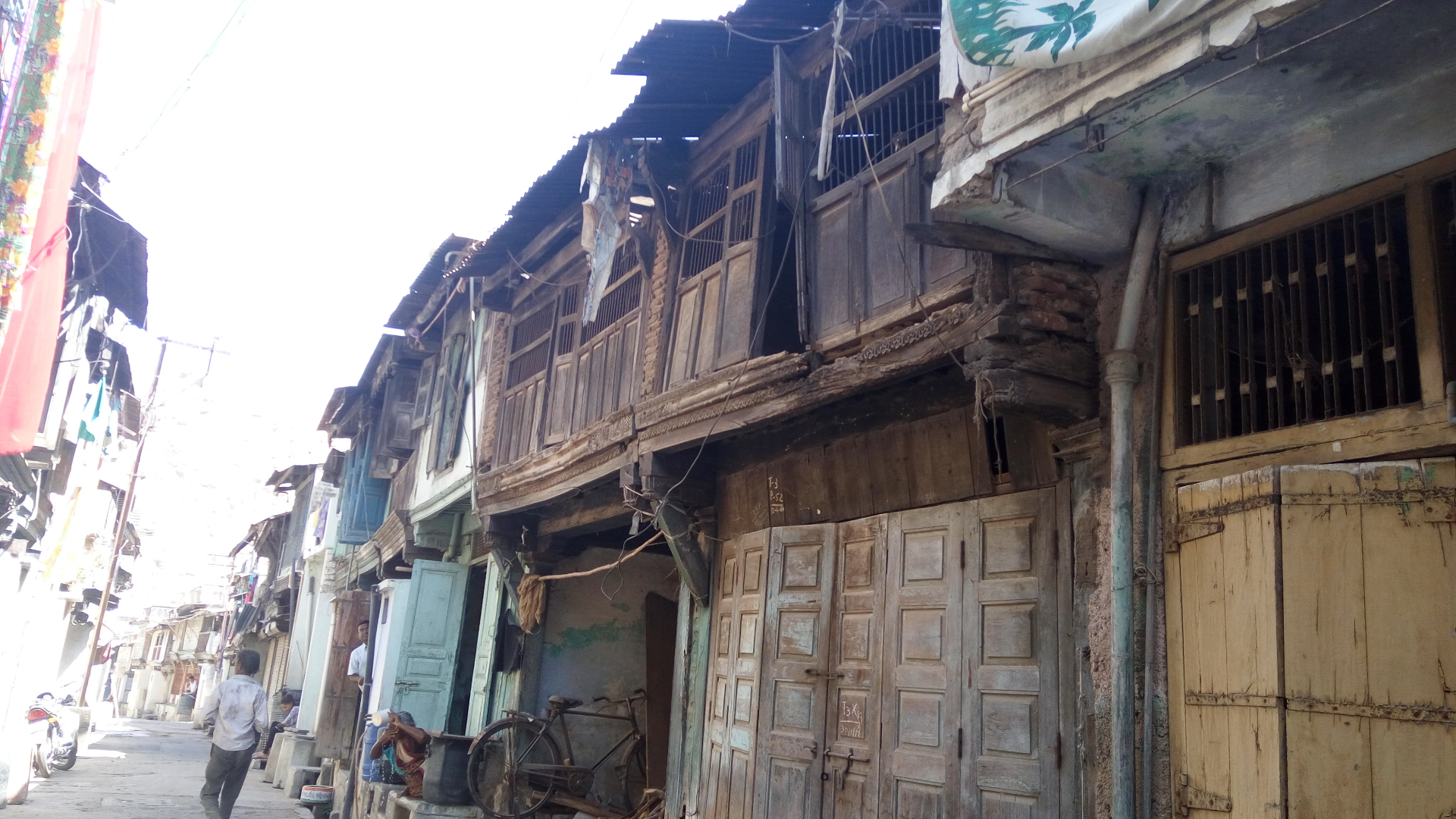 Empty craft houses